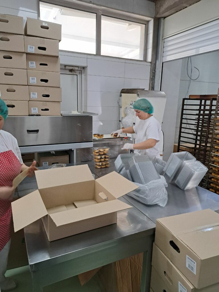 Голема благодарност до фирмата Мики пром - што овозможија дечињата од детска градинка ВИНОЖИТО Сопиште да се запознаат со професијата Слаткар