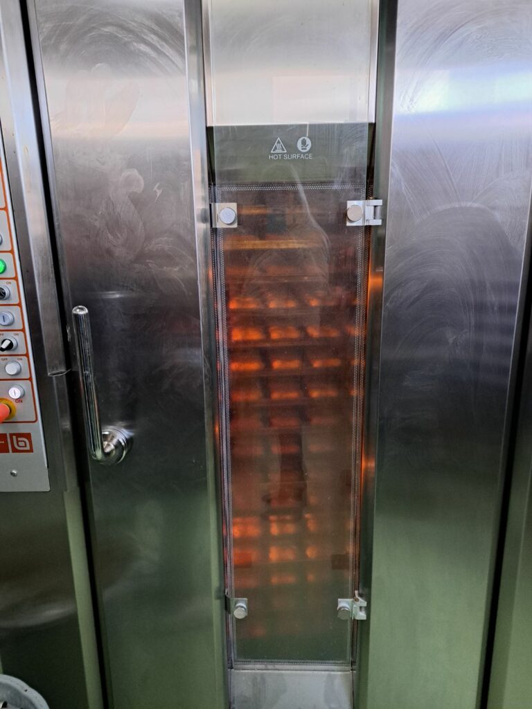 Голема благодарност до фирмата Мики пром - што овозможија дечињата од детска градинка ВИНОЖИТО Сопиште да се запознаат со професијата Слаткар